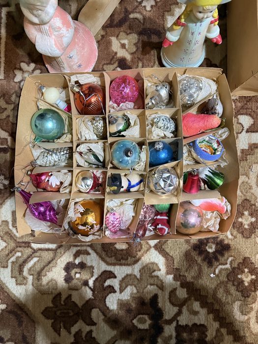 Елка искусственная + винтажные елочные игрушки (ГДР)