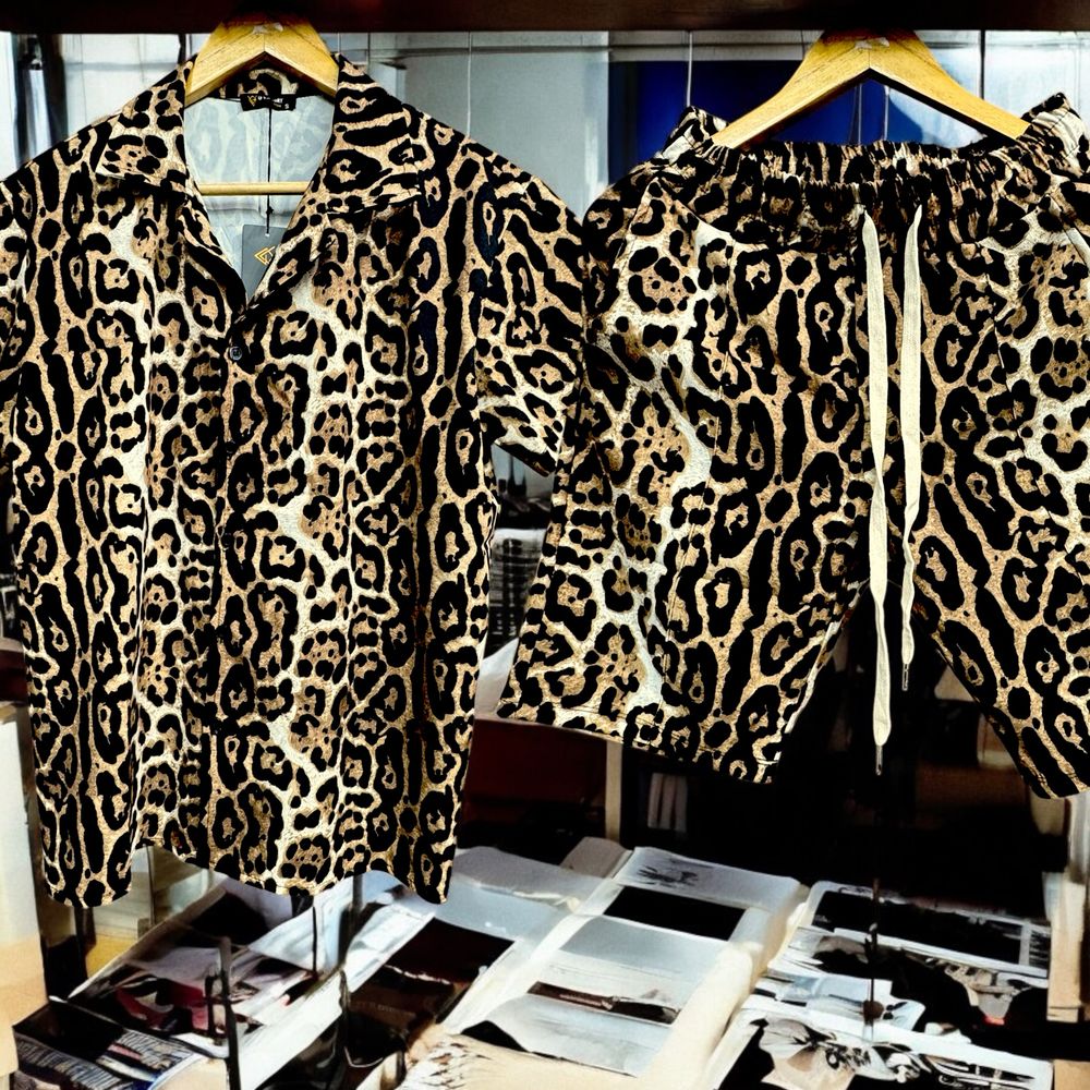 Compleuri Animal Print calitate premium! TOP