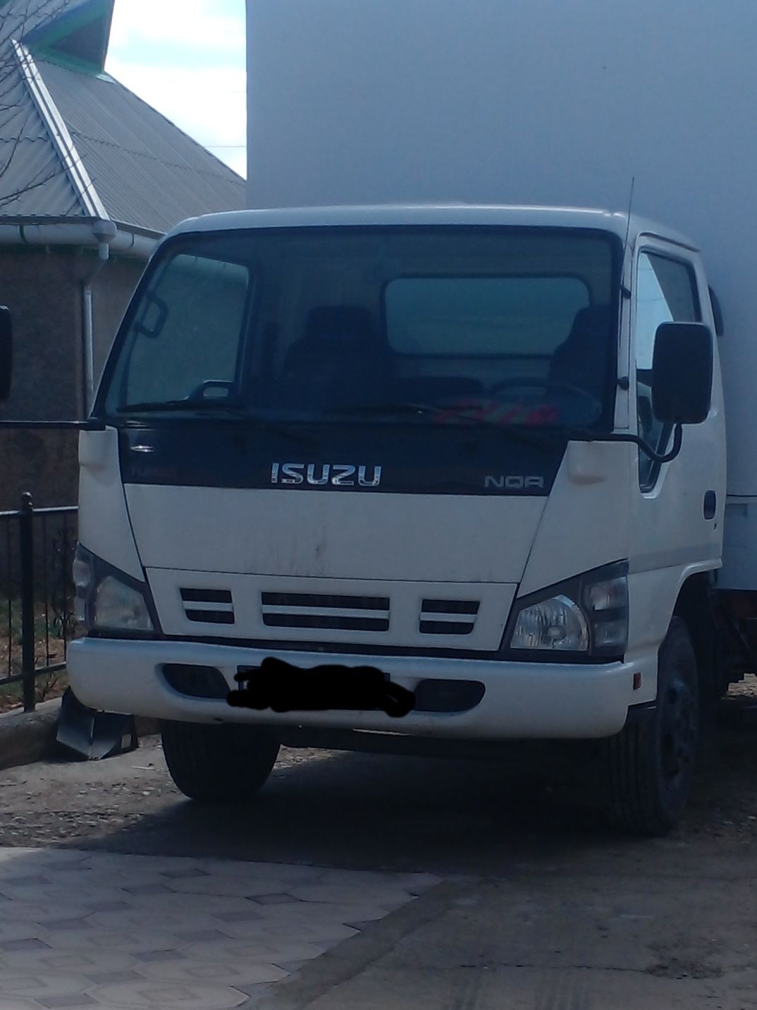 Isuzu 5tonnalik 28000$ kami bor