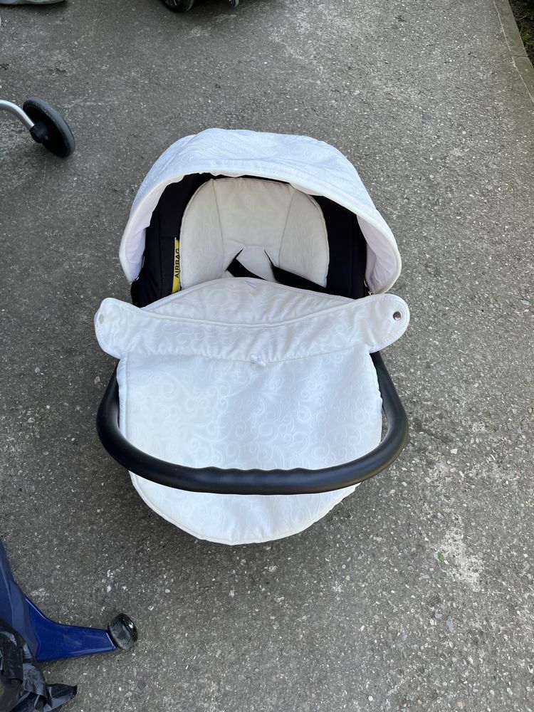Кош за новородено за кола