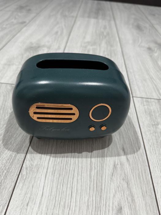 Suport de servetele in forma de radio