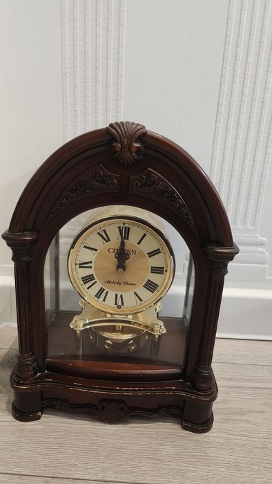 Часы  дерево CITIZEN