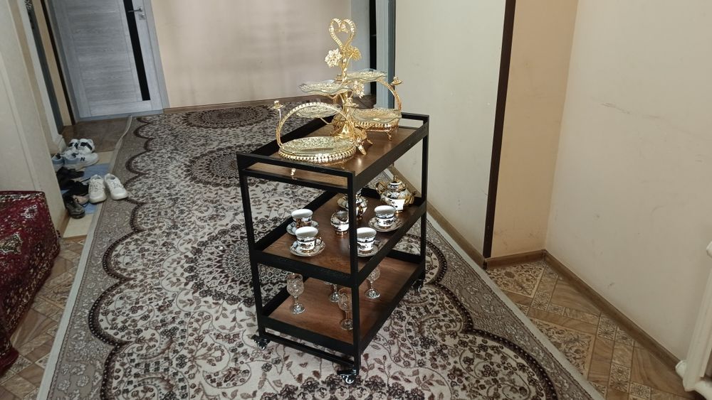 Тележка для сервировки – ваш помощник дома и в офисе
барная тележка,