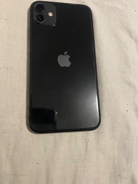 Айфон 11-64 гб Запззен в добро състояние