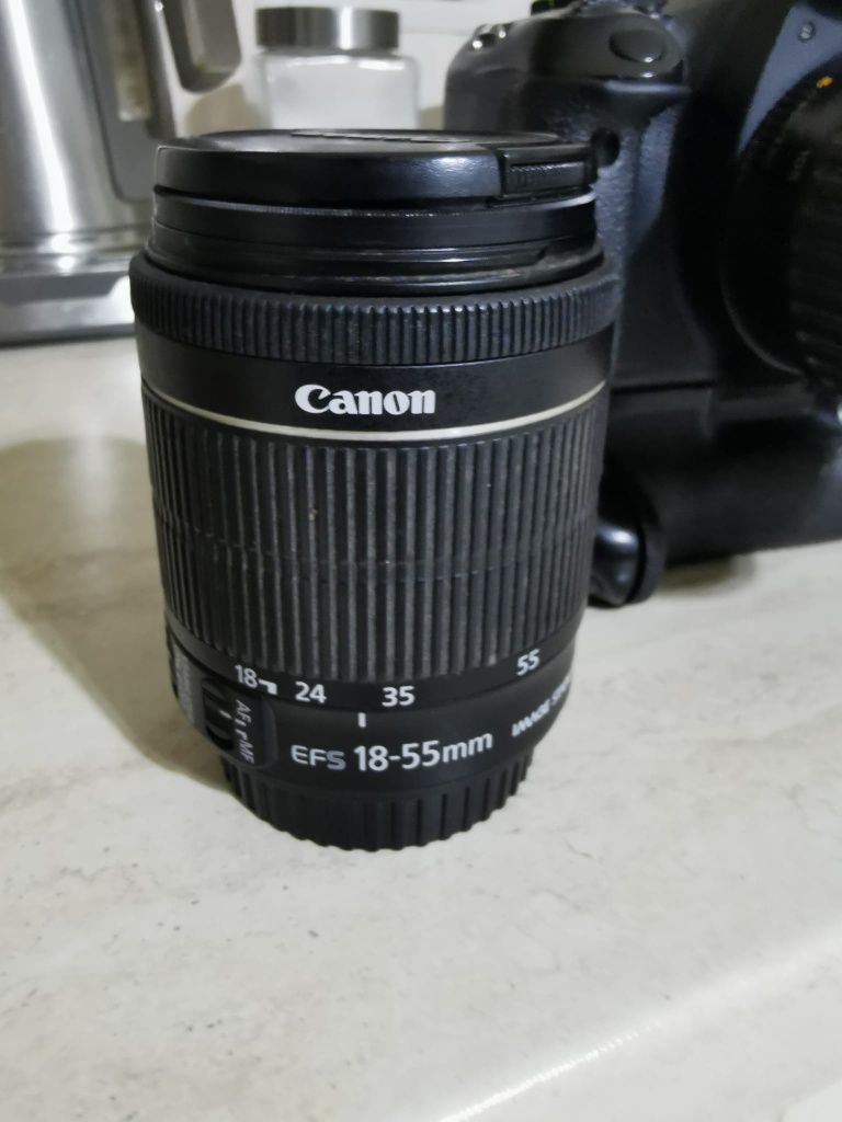 Aparat foto dslr Canon 600d grip 4 baterii obiective 18-55 și 35-105