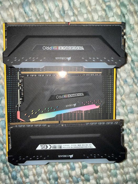 Memorie Ram Corsair VENGEANCE RGB Pro 4000 Mhz
