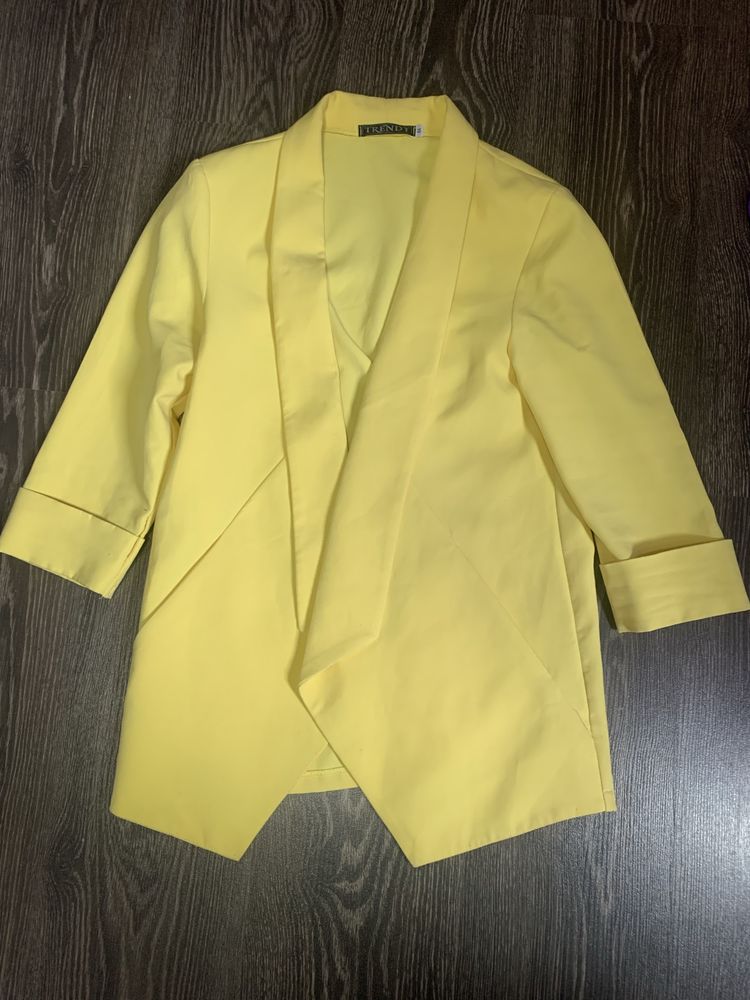 Пиджак женский желтый модный S 44