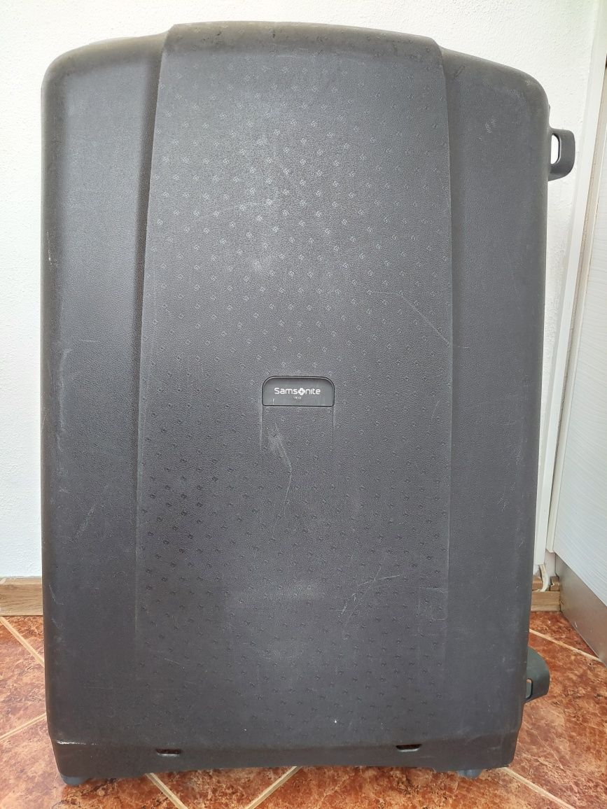 Твърд куфар Samsonite