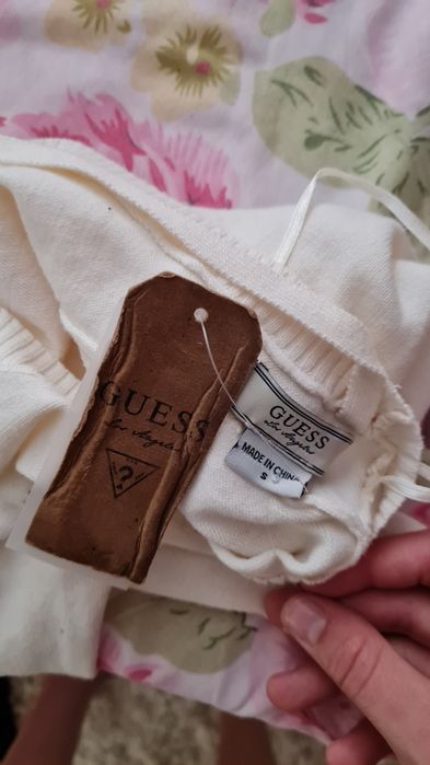 Bluză albă Guess cu spate interesant