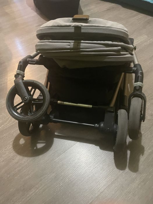 cybex бебешка количка с кош за новородено