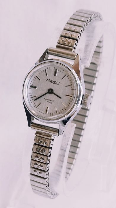 Ceas de damă Regency by Yema vintage mecanic, 17 Rubine, anii 1970.