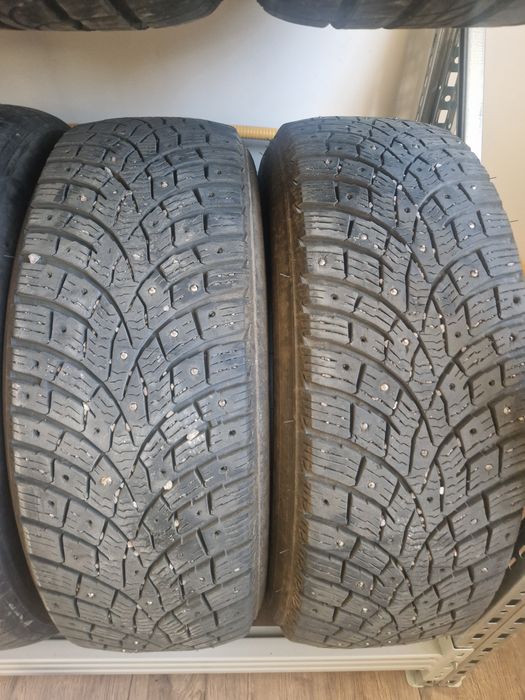 Продам комплект зимних шипованных шин