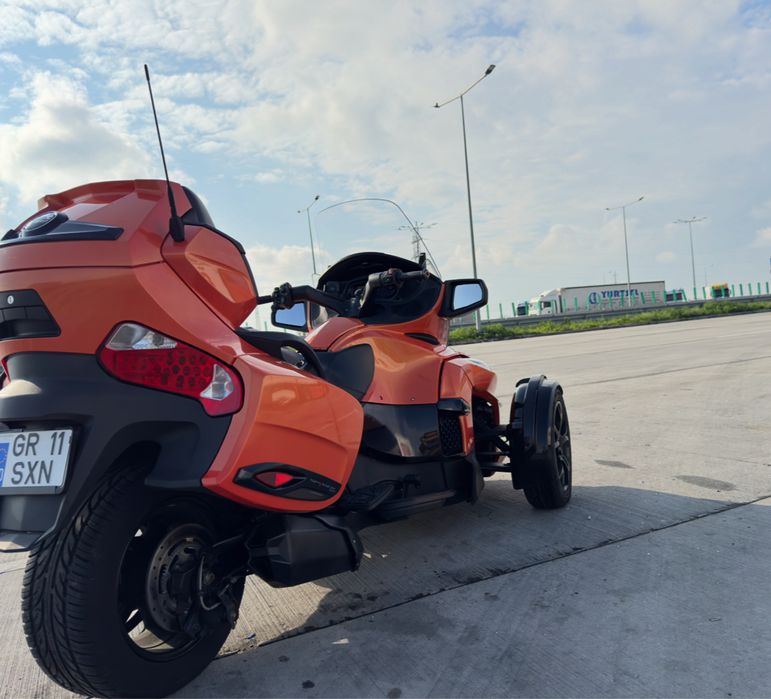Schimb Can-Am spyder RT 2023  limited edition 120CP (casco+garantie)