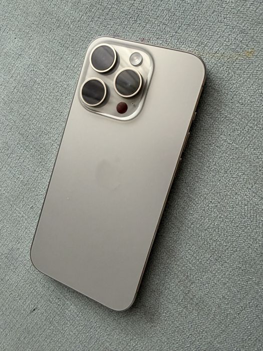 Iphone 15 pro natural titanium 1TB