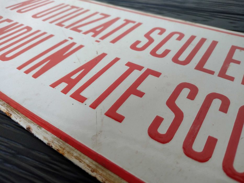 Vechi panou avertizare - tabla emailata - litere relief - colectie