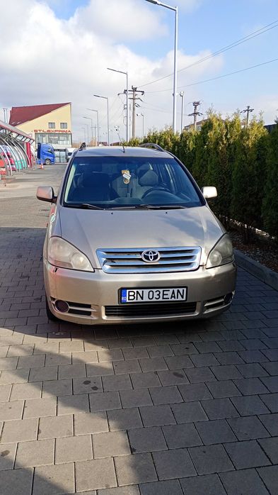 Vând/schimbToyota avensis verso 7 locuri