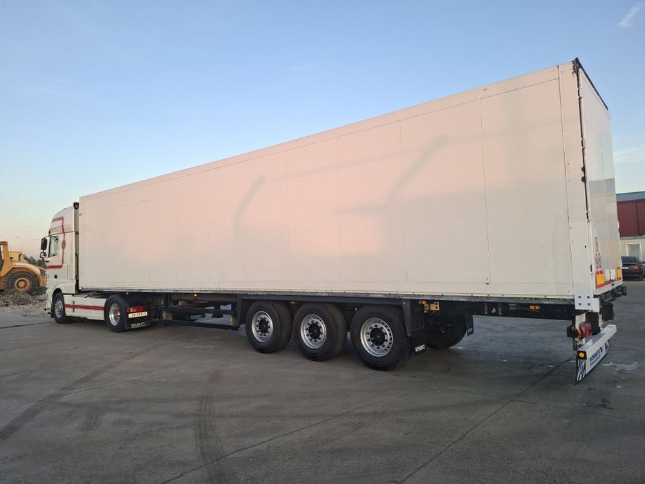 Semiremorca Schmitz Standard Dubă Box Container izoterma 2 buc disponi