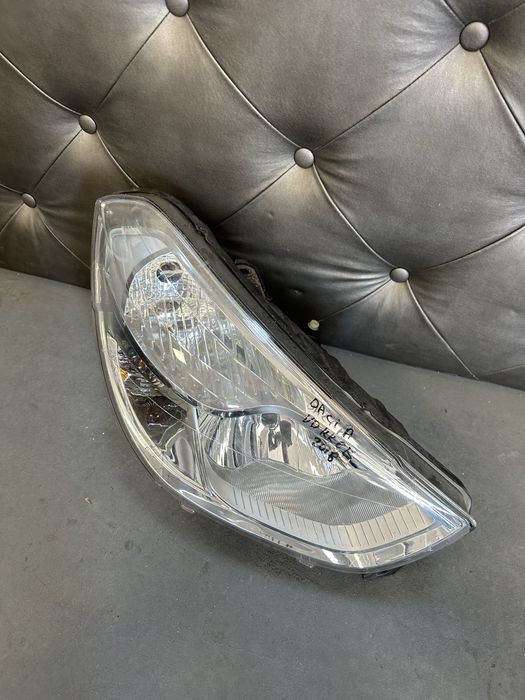 Dacia dokker фар фарове десен