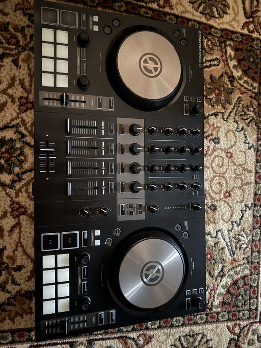 DJ контроллер Native Instruments TRAKTOR KONTROL S3