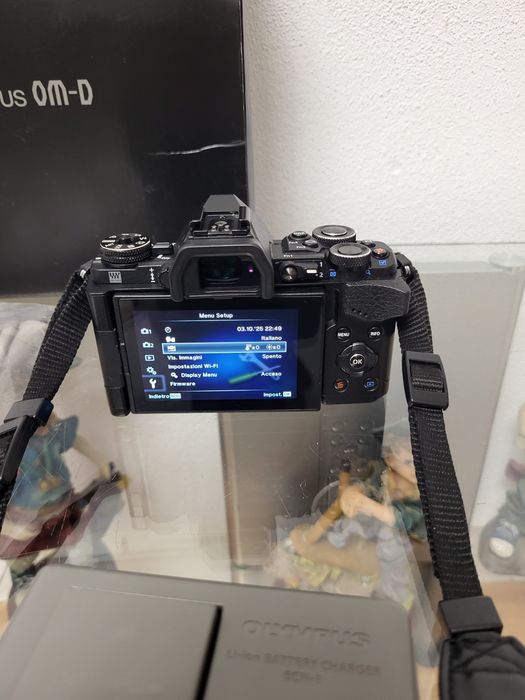 Aparat foto OLYMPUS OM-D E-M5II La cutie