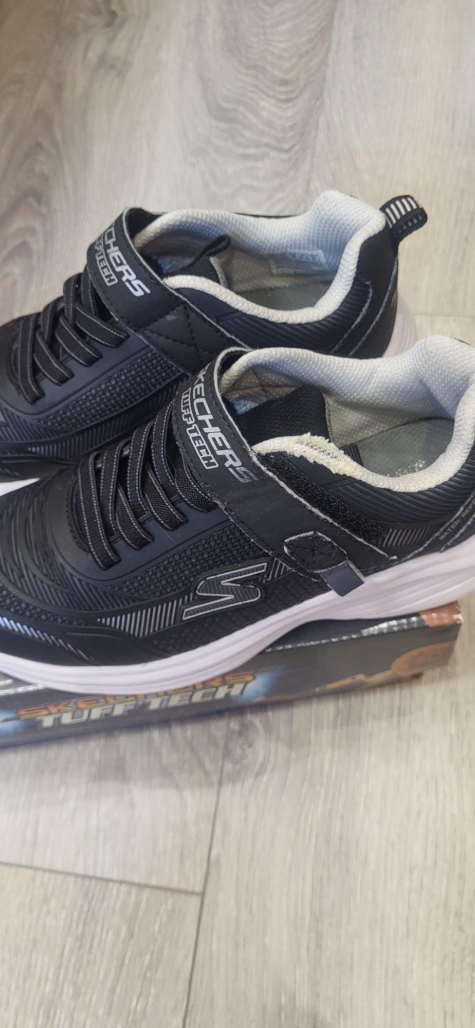 Маратонки Skechers водоустойчиви