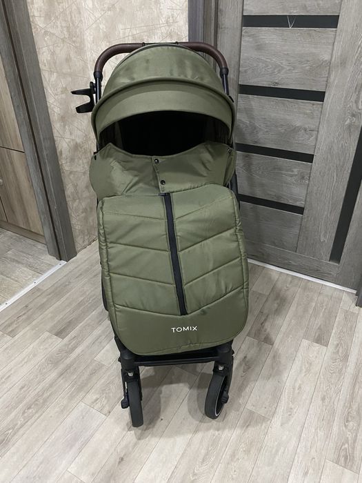 Коляска прогулочная Tomix