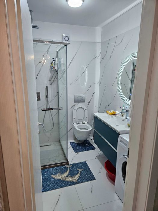 Vand/schimb ap. 2 cam. mobilat, cu parcare subterana in White Titanic