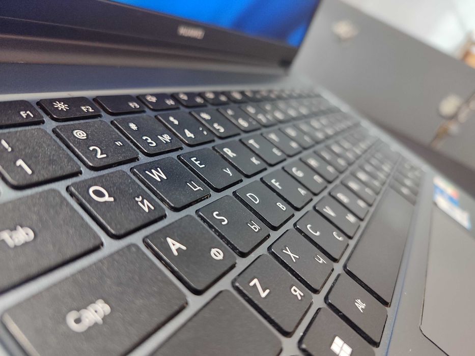 Ноутбук офисный HUAWEI Intel Core i5-1240P