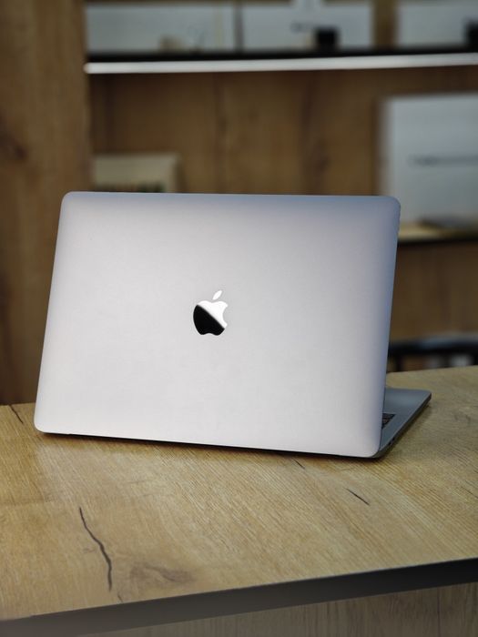 MacBook Pro 13 | TouchBar | Intel Core i5 | 256гб | Макбук Про 13