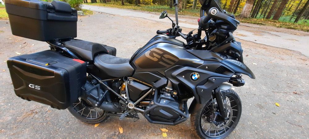 BMW GS 1250 Triple Black