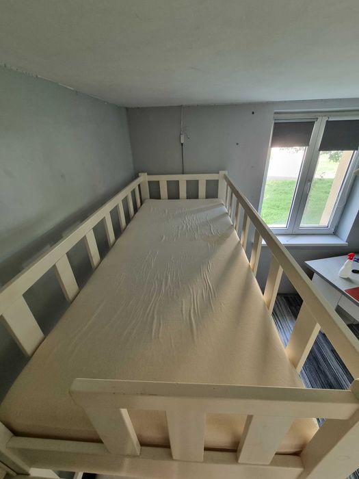 Pat supraetajat lemn masiv