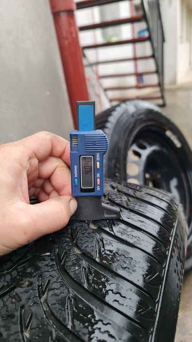 Jante cu anvelope iarna Audi A4 B8, B9 5x112 R16