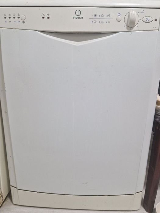 Продам посудомоечную машину indesit