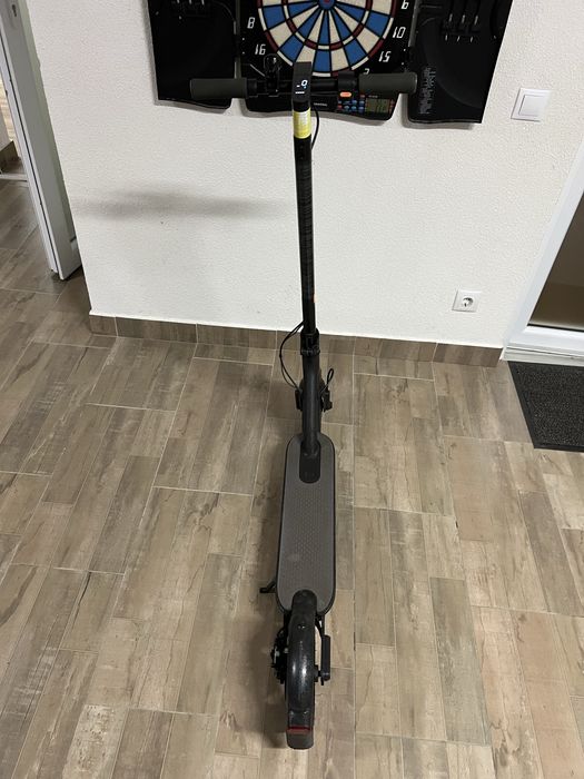 Vand trotineta electrica Xiaomi in stare buna