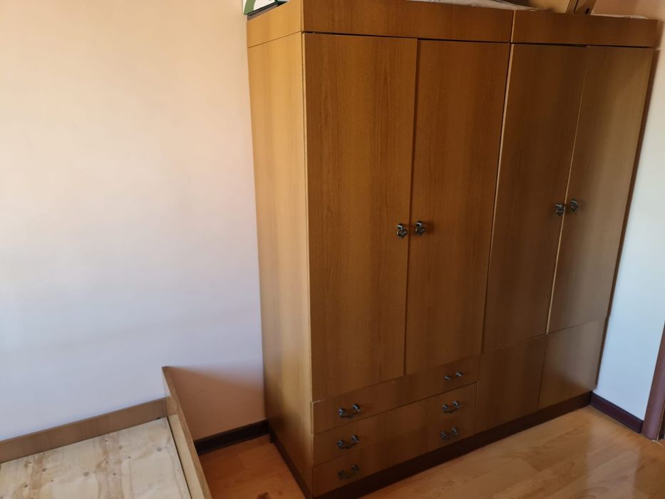 Продам спальный гарнитур