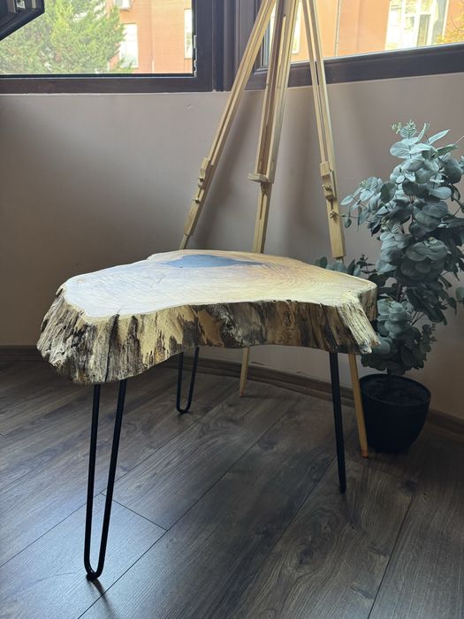 Уникална малка маса - ръчна изработка , истинско дърво