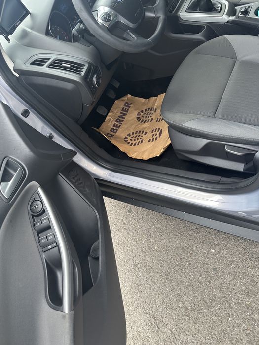 Ford Focus mk3 2011 1.6i  Euro5 consum5%