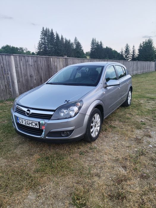 Opel Astra H
Motor 1.6 twinport 105 CP - Benzină
Transmisie manuală in
