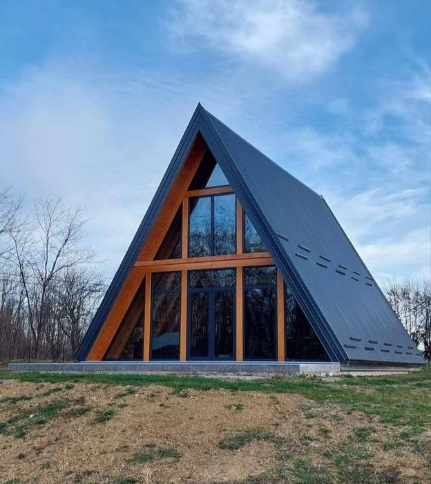 Executam cabane din lemn A-frame