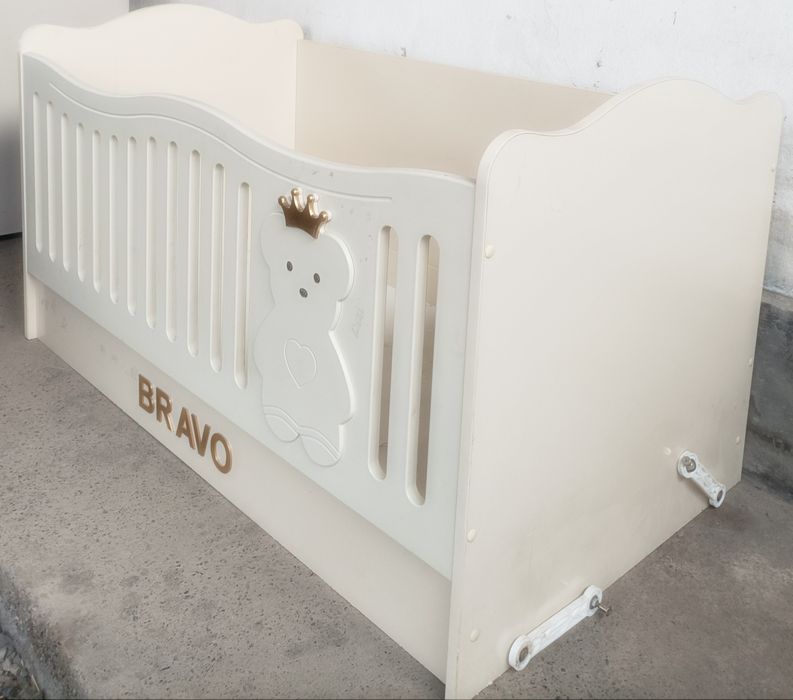 Срочно детский кровать сотилади