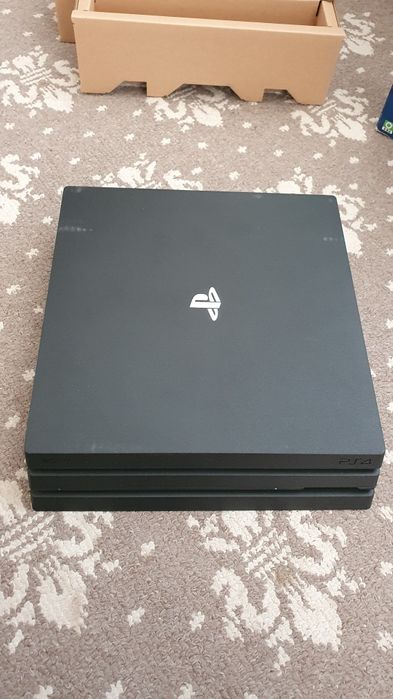 Playstation 4 pro с гарантией (4k , HDR)