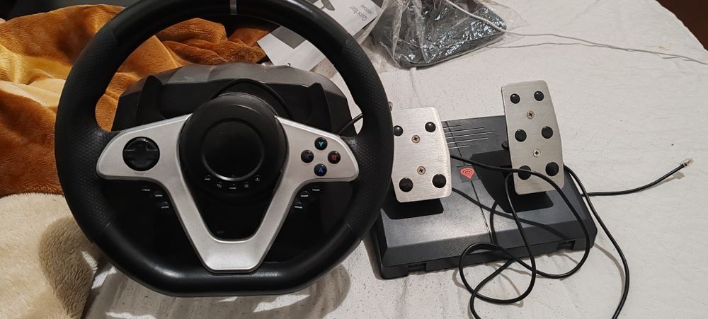 Vând/schimb Volan gaming Genesis