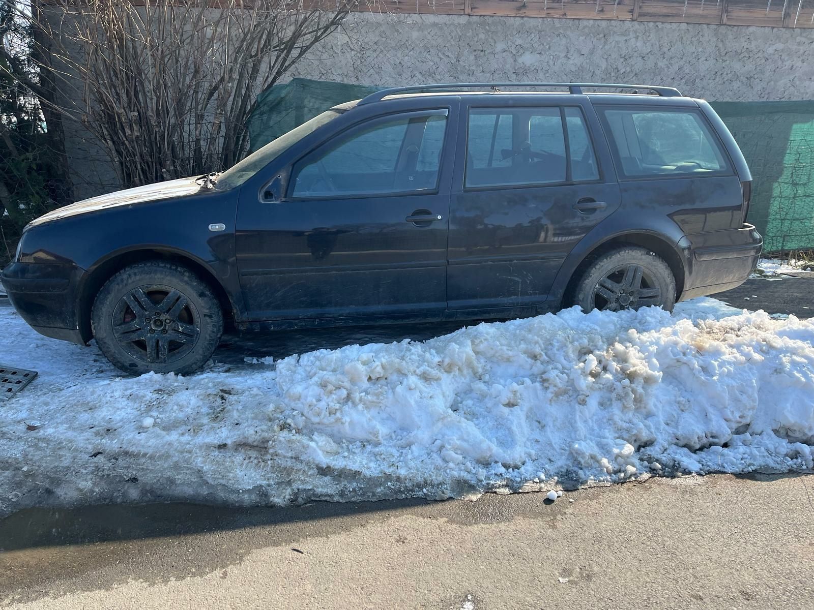Dezmembrez golf 4 1.4i 1.6 i 1.9d