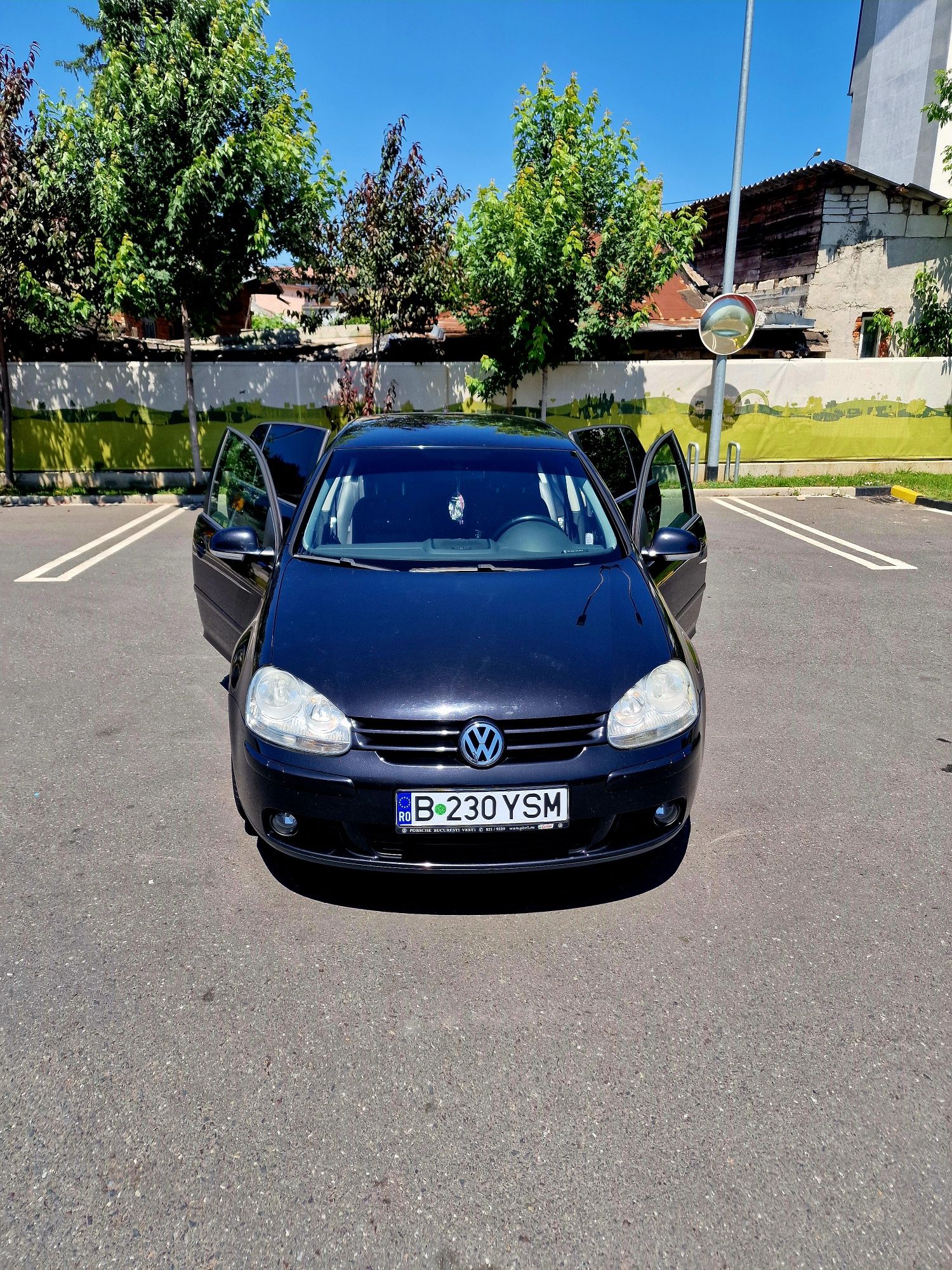 Vând vw golf 5 1.6 fsi model goal