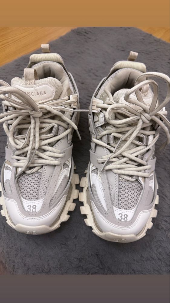 Balenciaga track бежово с бяло