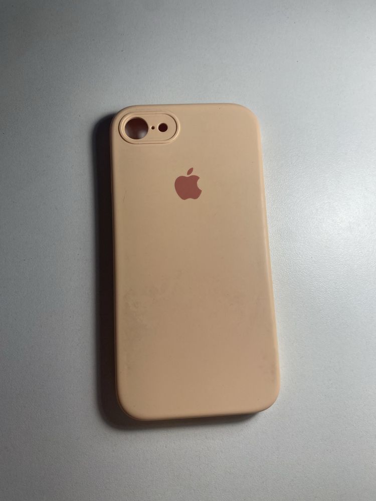 Продаю iPhone SE (2020)