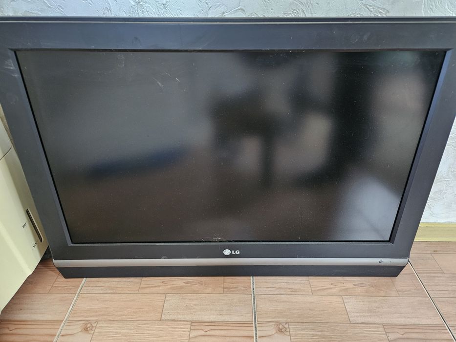 Телевизор LG, 32 диаметром