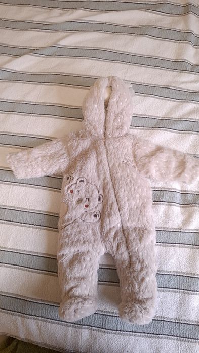 Зимен дебел космонавт