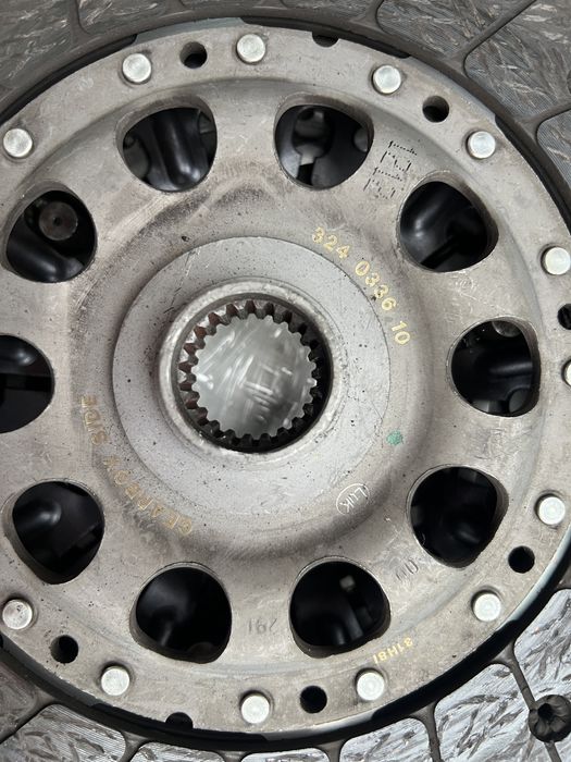 Копмлект съединител с маховик LuK бмв е46 дизел