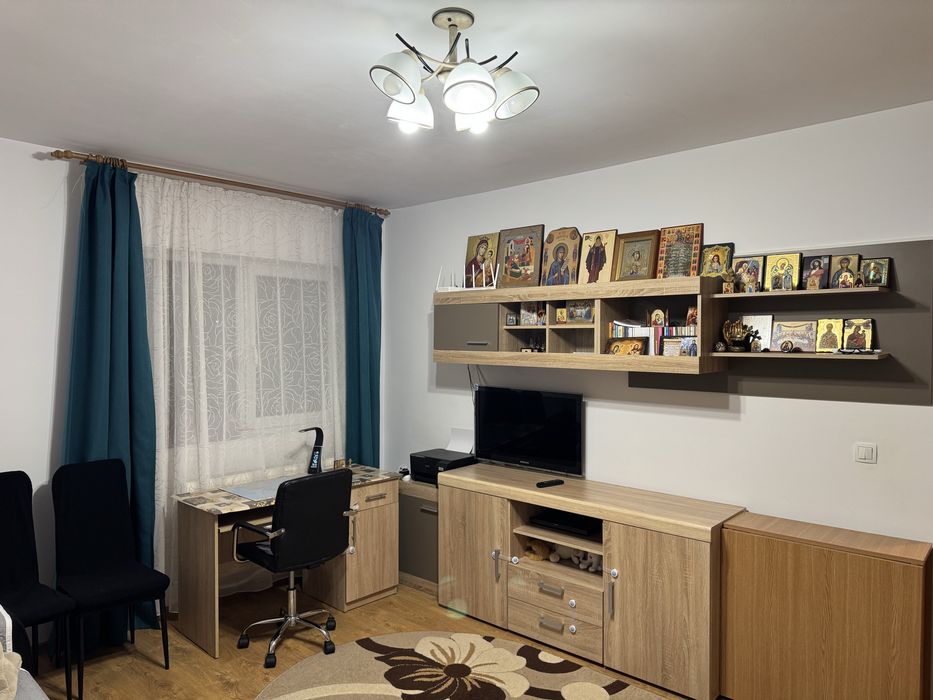 PF vand Apartament 2 camere in Miroslava- zona notariat Iulia Paduraru